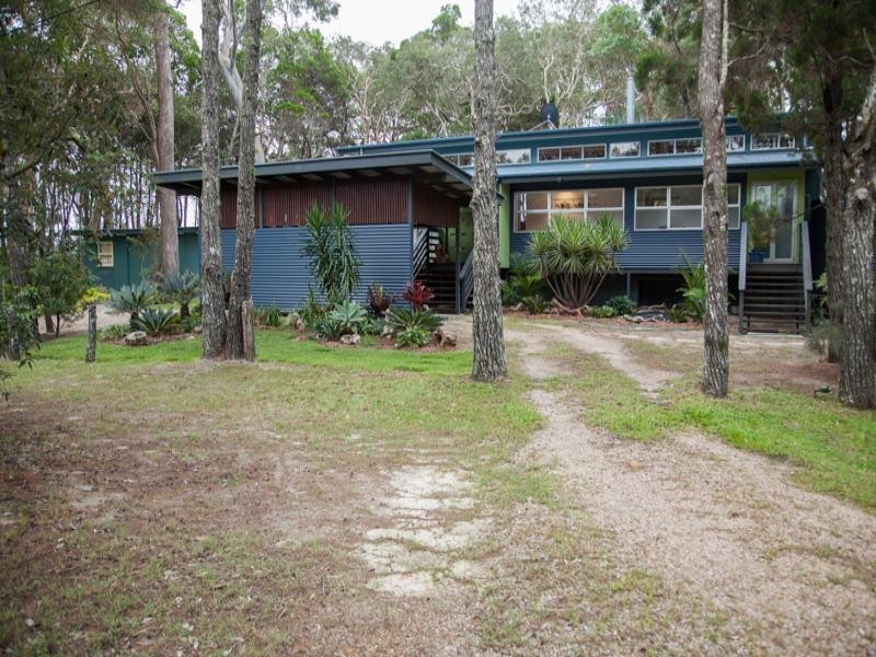 10 Old Ballow Road, Amity Point QLD 4183