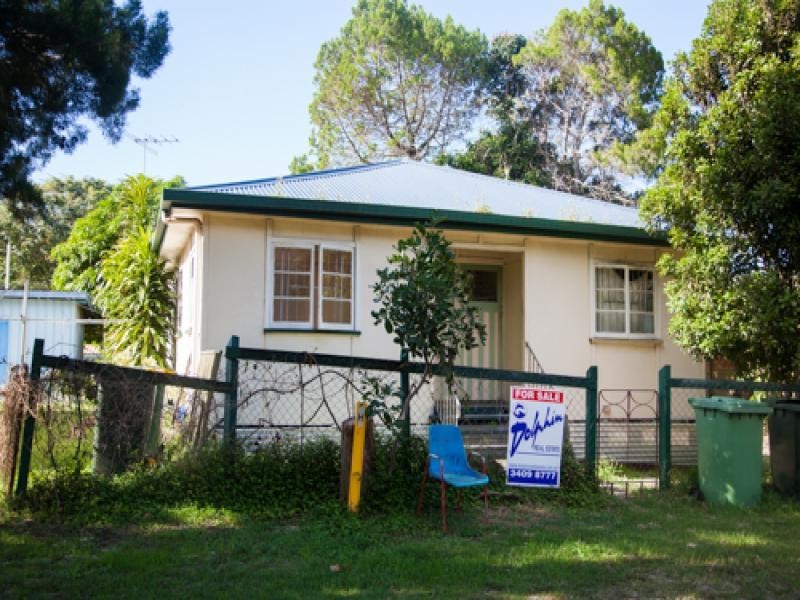 10 Ballow Street, Amity Point QLD 4183