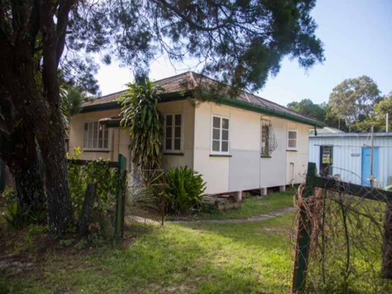 10 Ballow Street, Amity Point QLD 4183