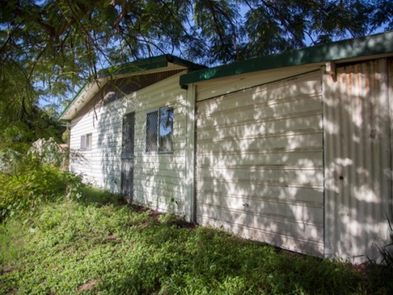 10 Ballow Street, Amity Point QLD 4183