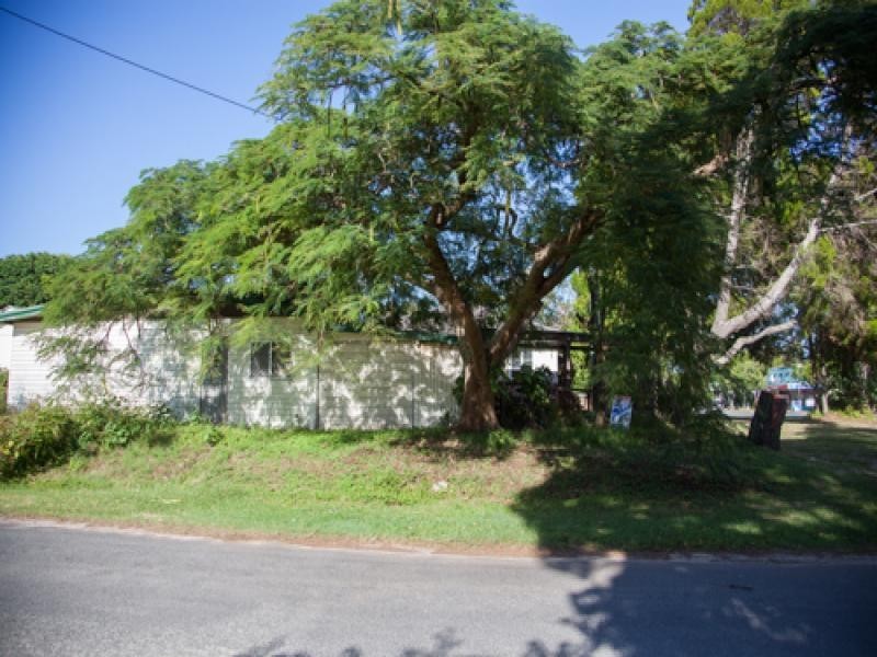 10 Ballow Street, Amity Point QLD 4183