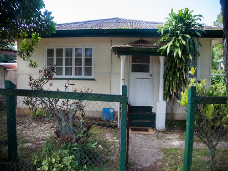 10 Ballow Street, Amity Point QLD 4183