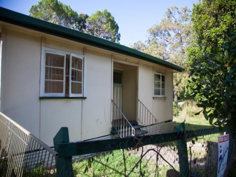 10 Ballow Street, Amity Point QLD 4183