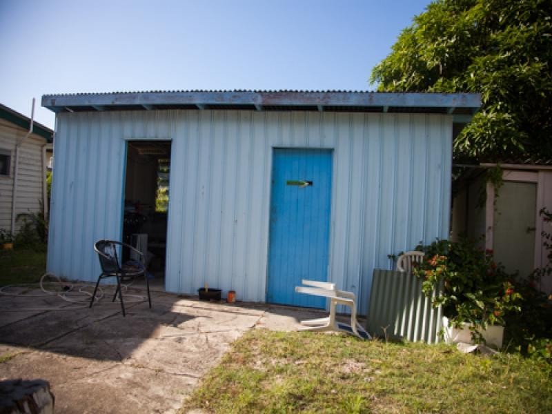 10 Ballow Street, Amity Point QLD 4183