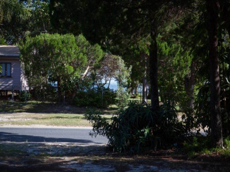 10 Ballow Street, Amity Point QLD 4183