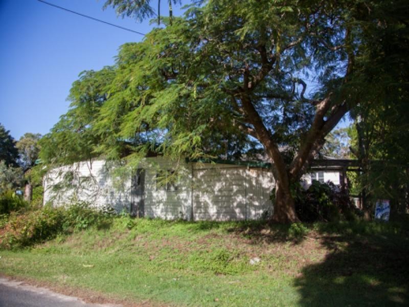 10 Ballow Street, Amity Point QLD 4183