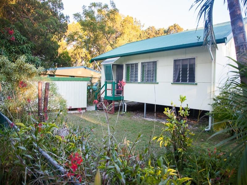 29 Kindara Street, Amity Point QLD 4183