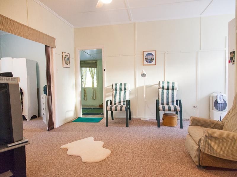 29 Kindara Street, Amity Point QLD 4183