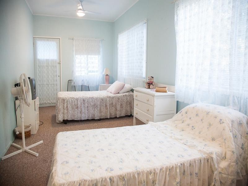 29 Kindara Street, Amity Point QLD 4183