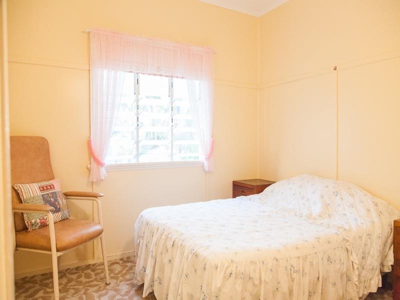 29 Kindara Street, Amity Point QLD 4183