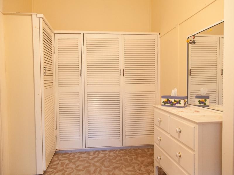 29 Kindara Street, Amity Point QLD 4183