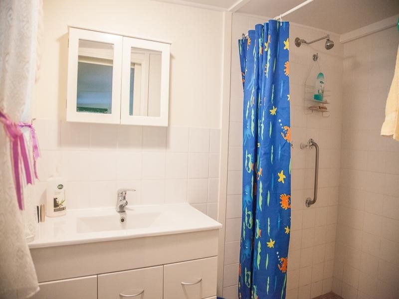 29 Kindara Street, Amity Point QLD 4183