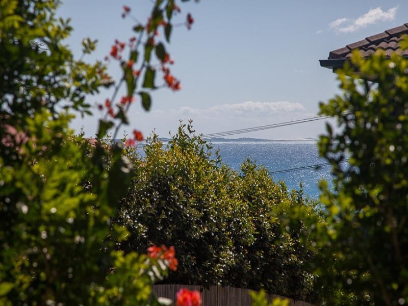 4 Galeen Street, Point Lookout QLD 4183