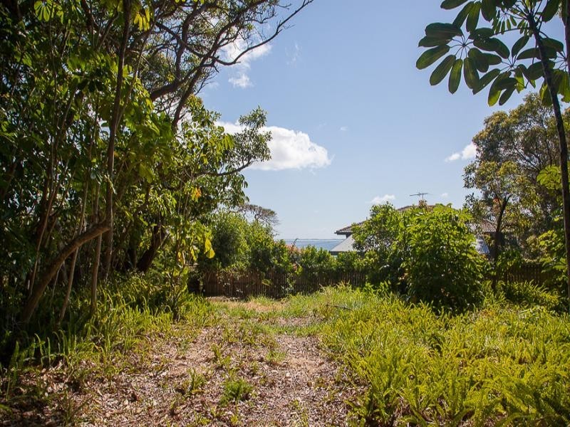 4 Galeen Street, Point Lookout QLD 4183