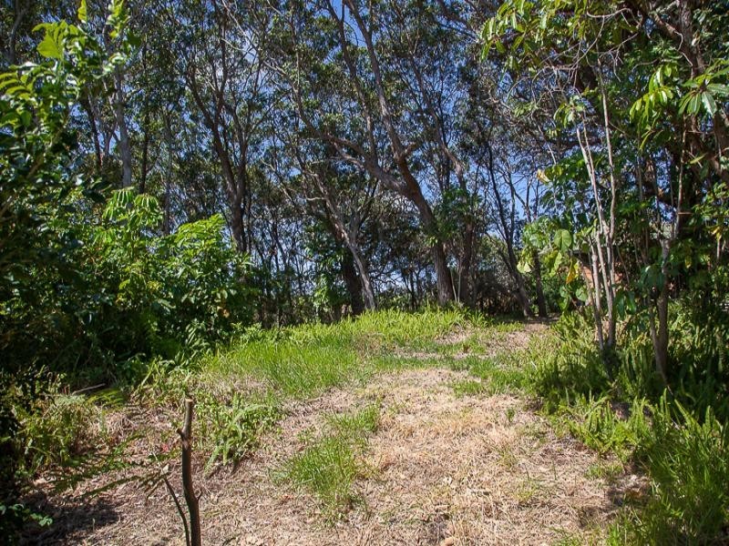 4 Galeen Street, Point Lookout QLD 4183