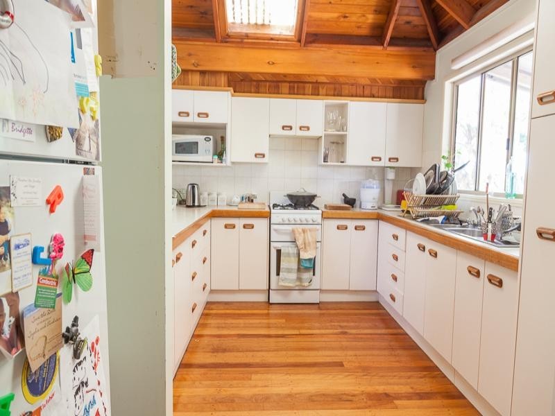 7 Waller Court, Point Lookout QLD 4183