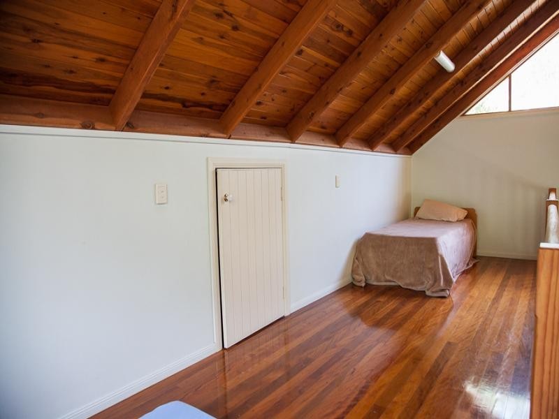 7 Waller Court, Point Lookout QLD 4183