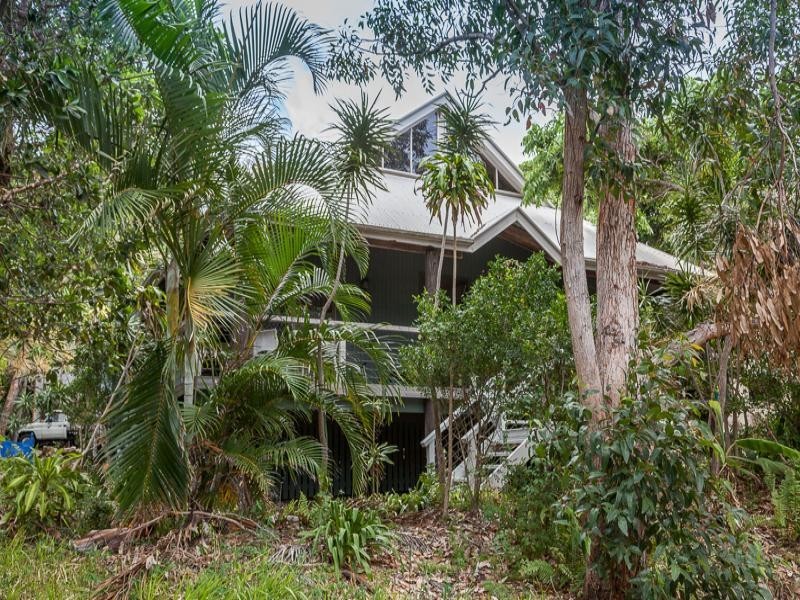 7 Waller Court, Point Lookout QLD 4183