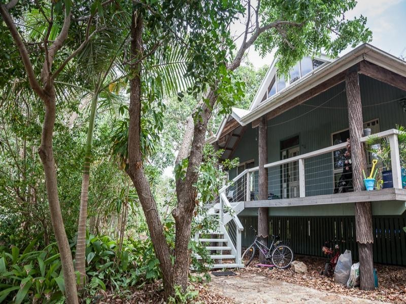 7 Waller Court, Point Lookout QLD 4183