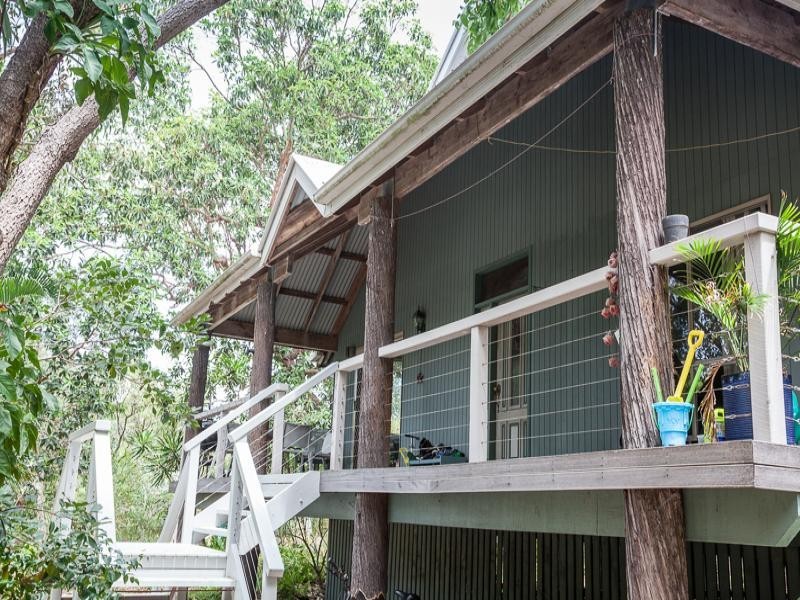 7 Waller Court, Point Lookout QLD 4183