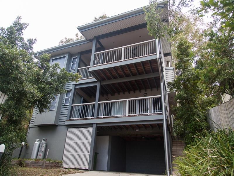 2/86 Tramican Street, Point Lookout QLD 4183