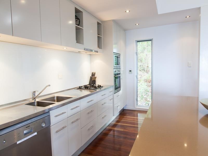 2/86 Tramican Street, Point Lookout QLD 4183