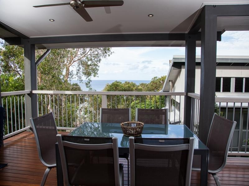 2/86 Tramican Street, Point Lookout QLD 4183