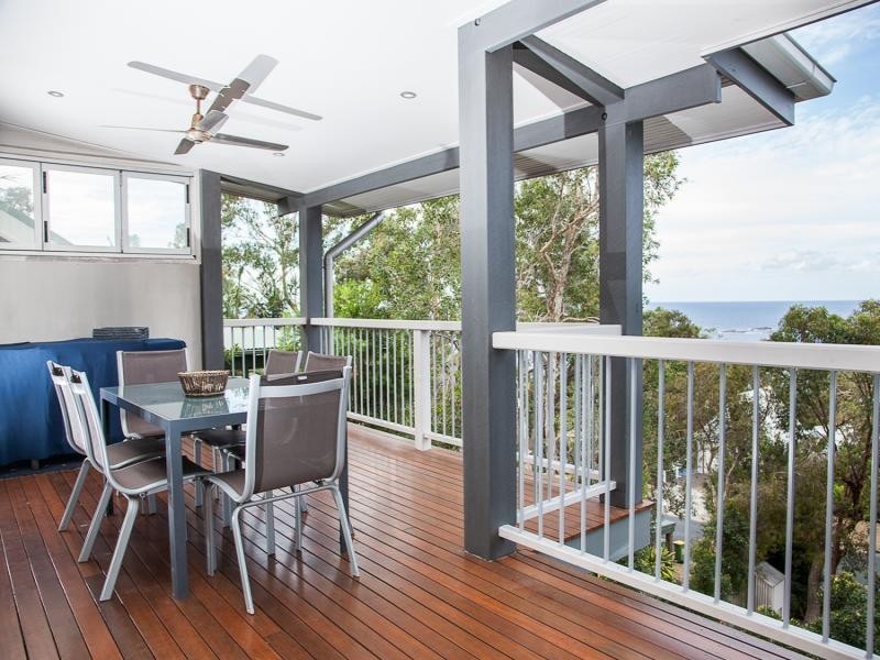 2/86 Tramican Street, Point Lookout QLD 4183