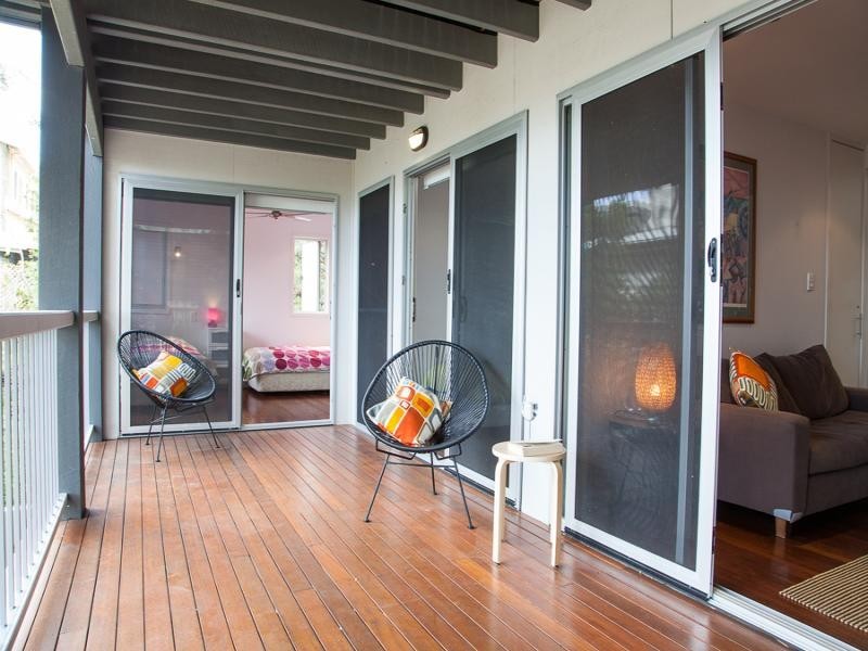 2/86 Tramican Street, Point Lookout QLD 4183