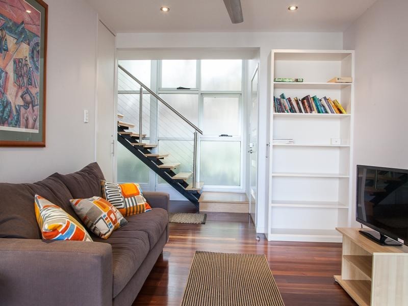 2/86 Tramican Street, Point Lookout QLD 4183