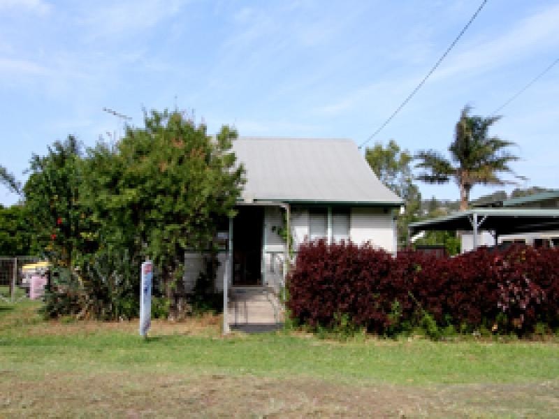 18 Oxley Parade, Dunwich QLD 4183