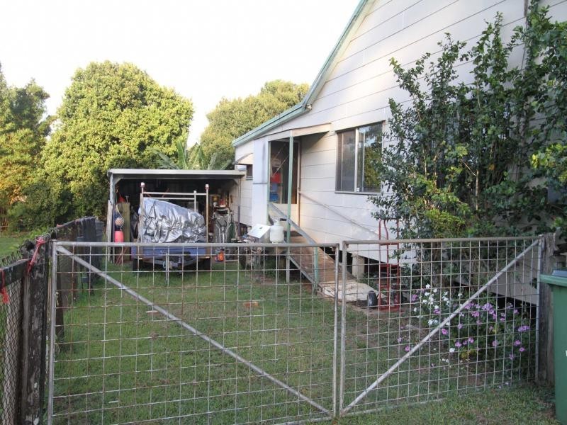 18 Oxley Parade, Dunwich QLD 4183