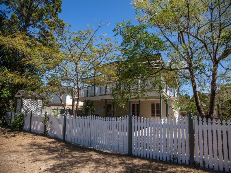 3 Chettle Street, Amity Point QLD 4183