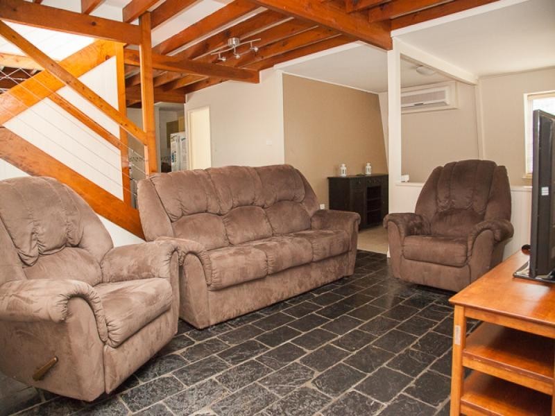 3 Chettle Street, Amity Point QLD 4183