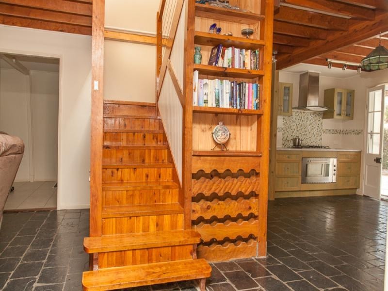 3 Chettle Street, Amity Point QLD 4183