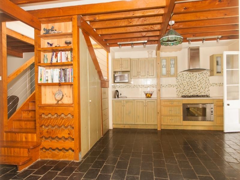 3 Chettle Street, Amity Point QLD 4183