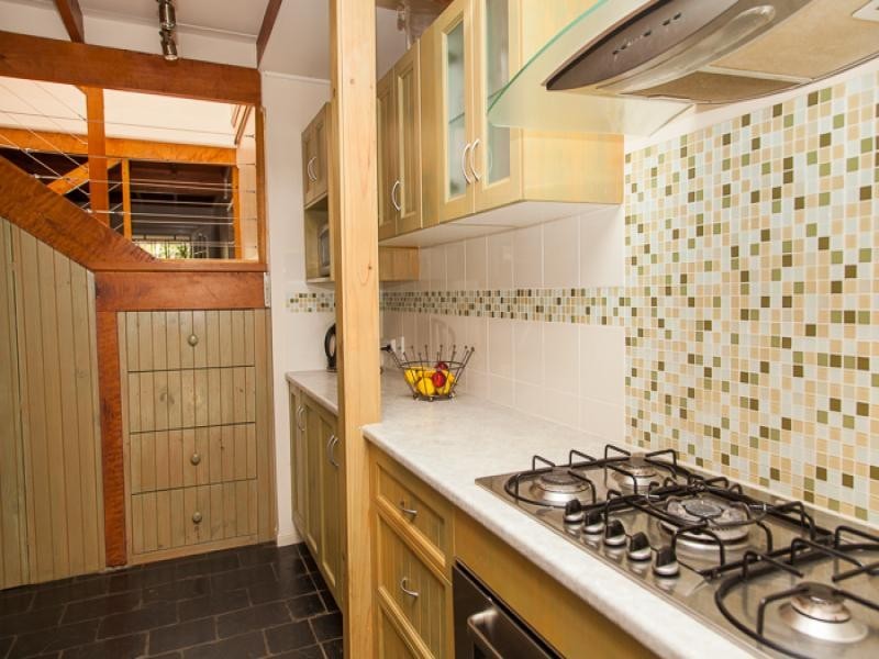 3 Chettle Street, Amity Point QLD 4183