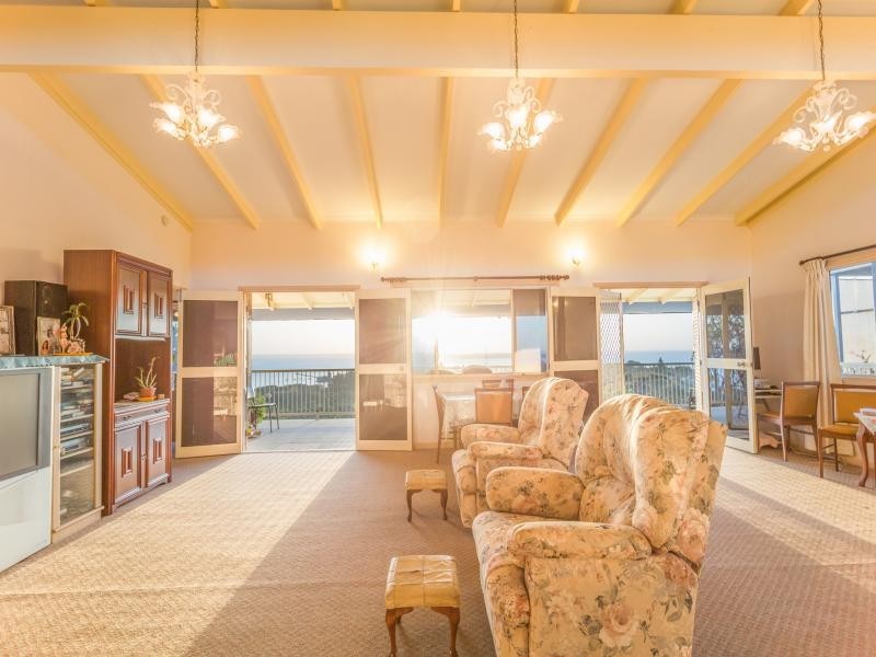 43 Rainbow Cres, Dunwich QLD 4183