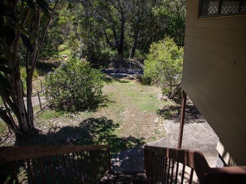 4 Barton, Dunwich QLD 4183