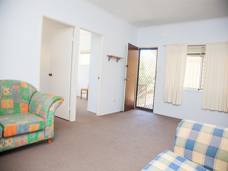 4 Barton, Dunwich QLD 4183