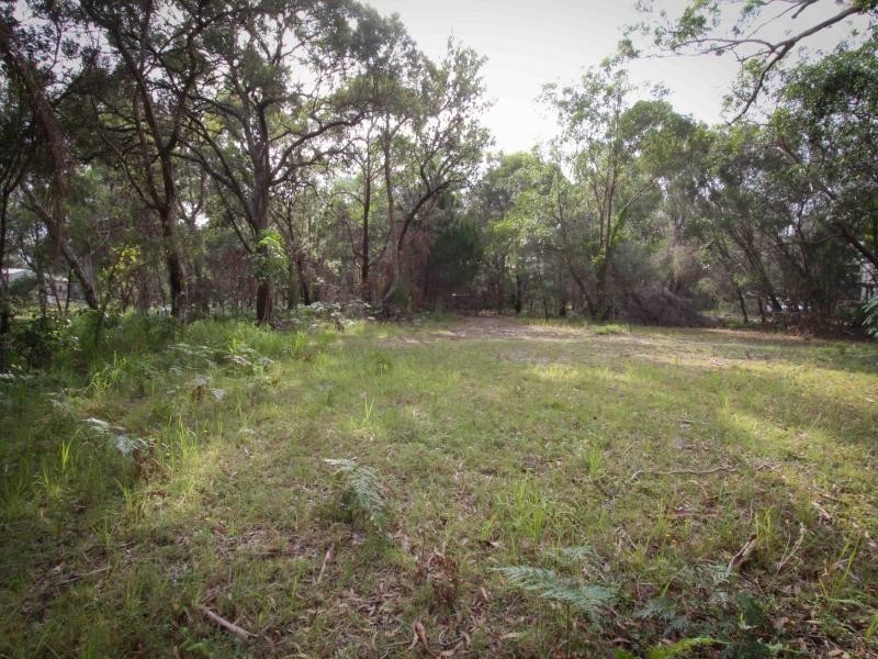 31 Llewellyn St, Amity Point QLD 4183