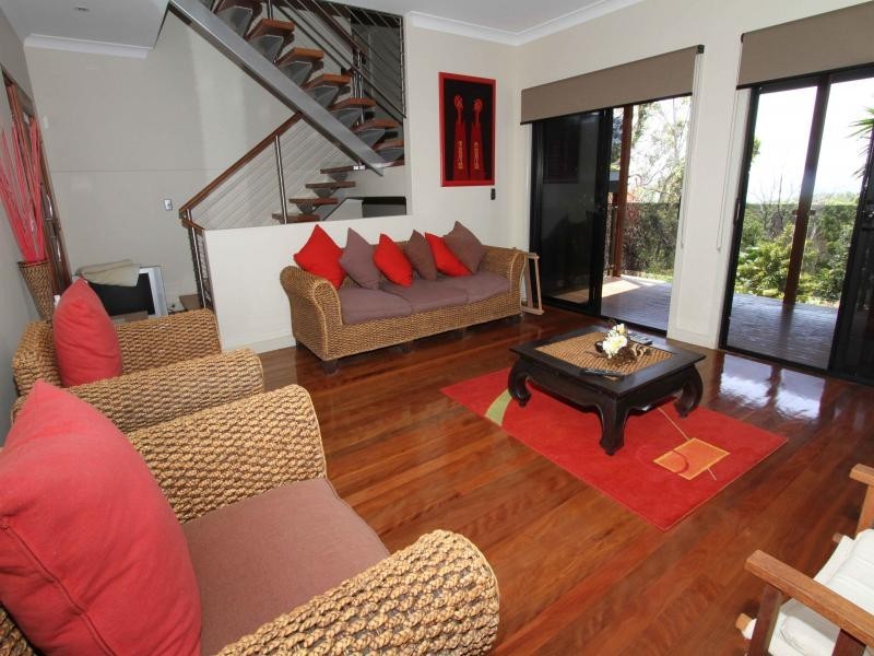 7 Merinda Cres, Point Lookout QLD 4183