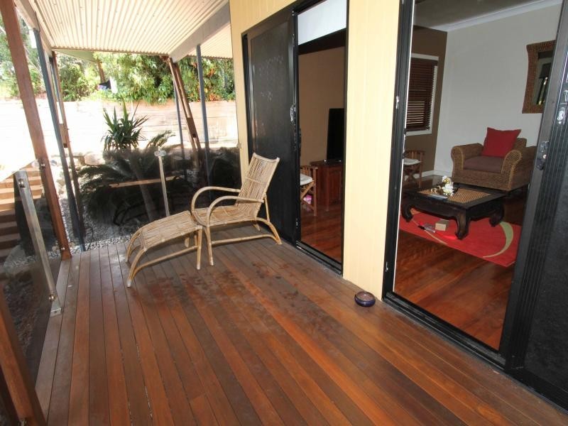 7 Merinda Cres, Point Lookout QLD 4183