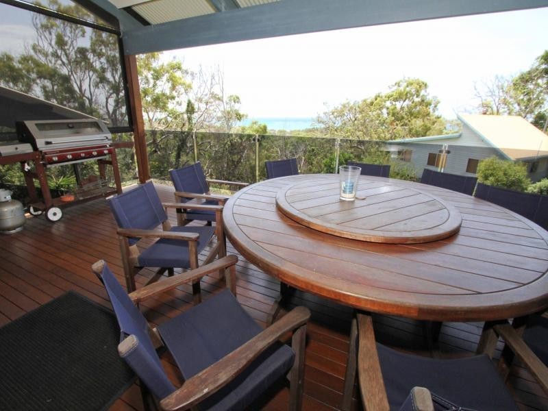 7 Merinda Cres, Point Lookout QLD 4183