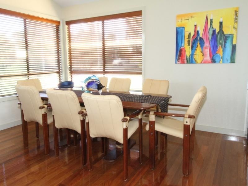 7 Merinda Cres, Point Lookout QLD 4183