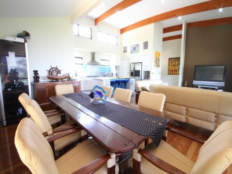 7 Merinda Cres, Point Lookout QLD 4183