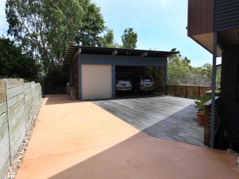 7 Merinda Cres, Point Lookout QLD 4183