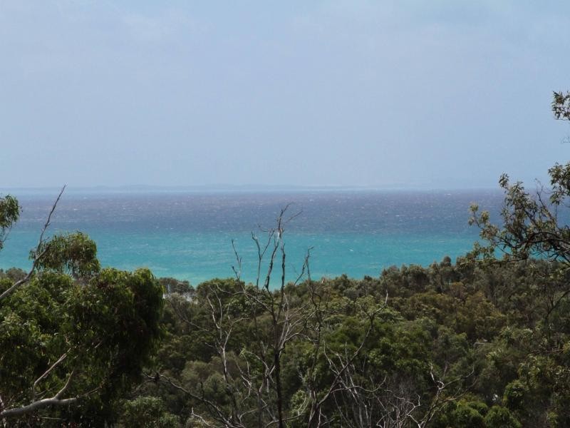 7 Merinda Cres, Point Lookout QLD 4183