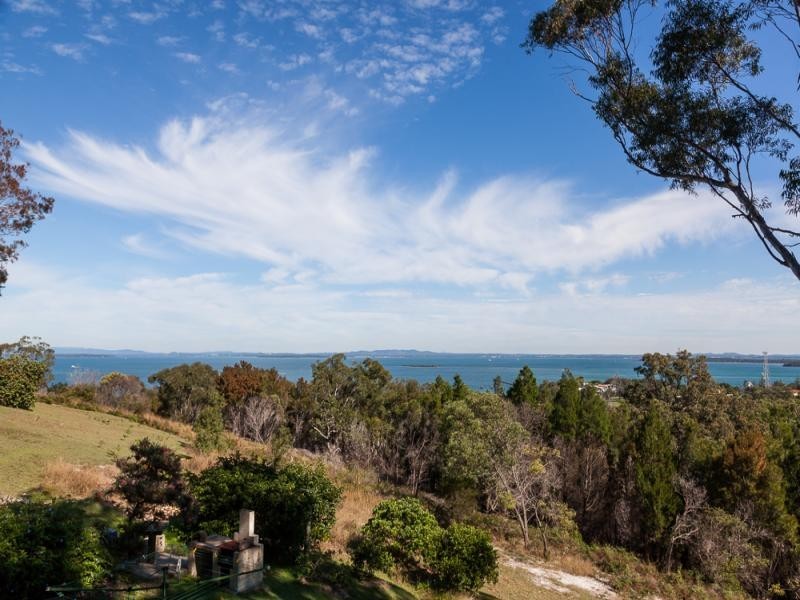 53 Rainbow Crescent, Dunwich QLD 4183