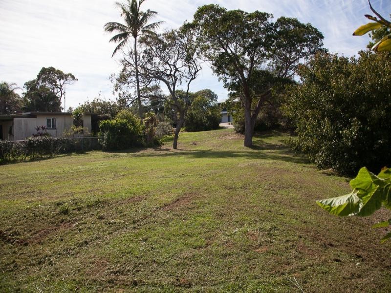 77 Mooloomba Rd, Point Lookout QLD 4183